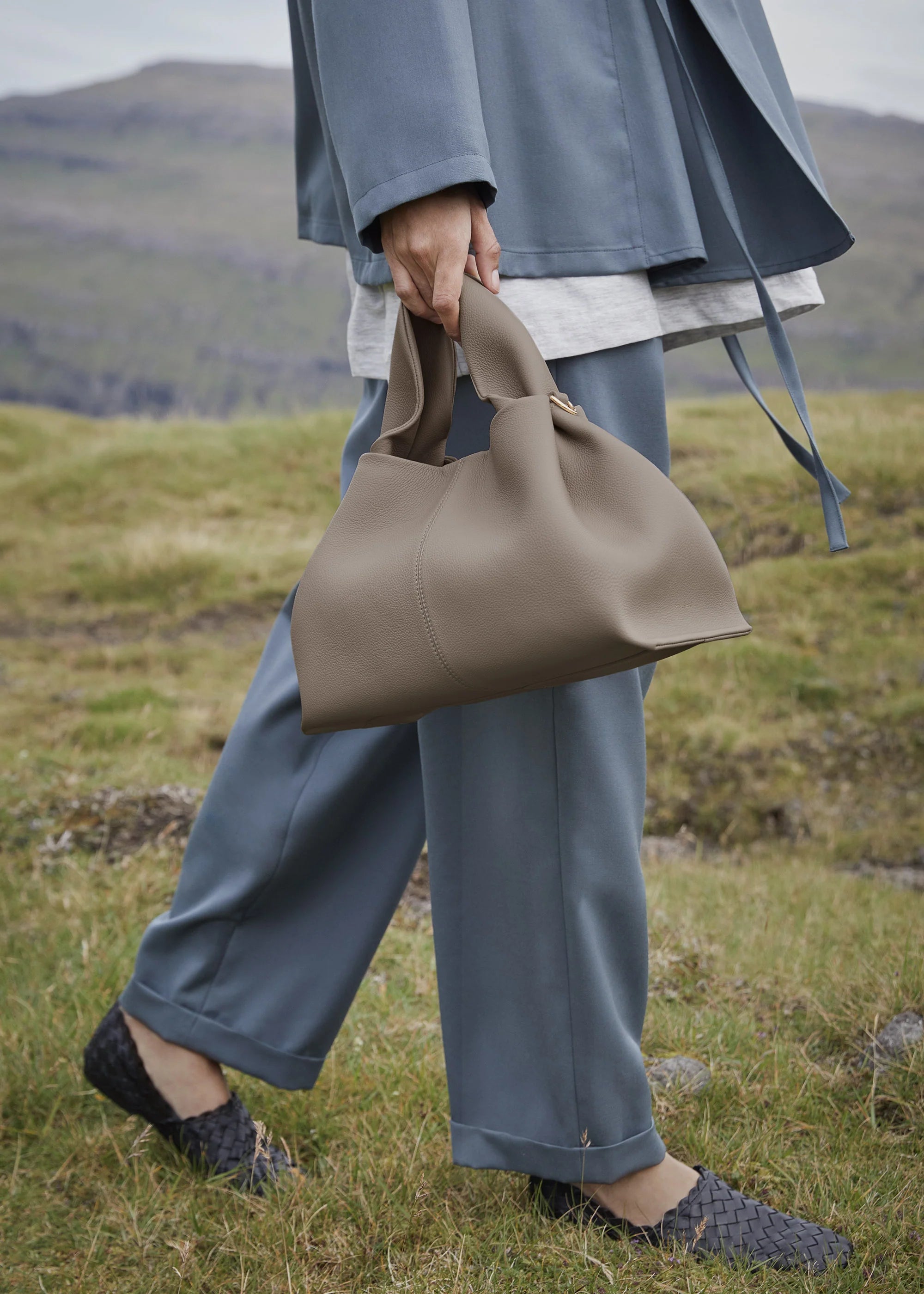 Numéro Neuf Edition Textured Taupe