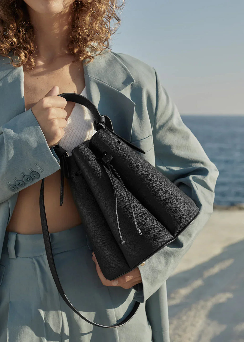 Numéro Huit Edition Textured Black